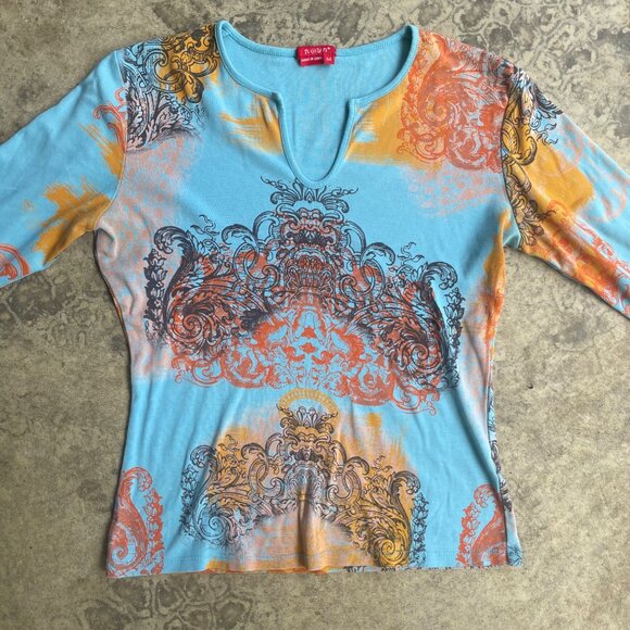 Y2K Noun Med Orange Blue French Chandelier 3/4 Sleeve Baby Tee V Neck Bimbocore - Picture 3 of 4